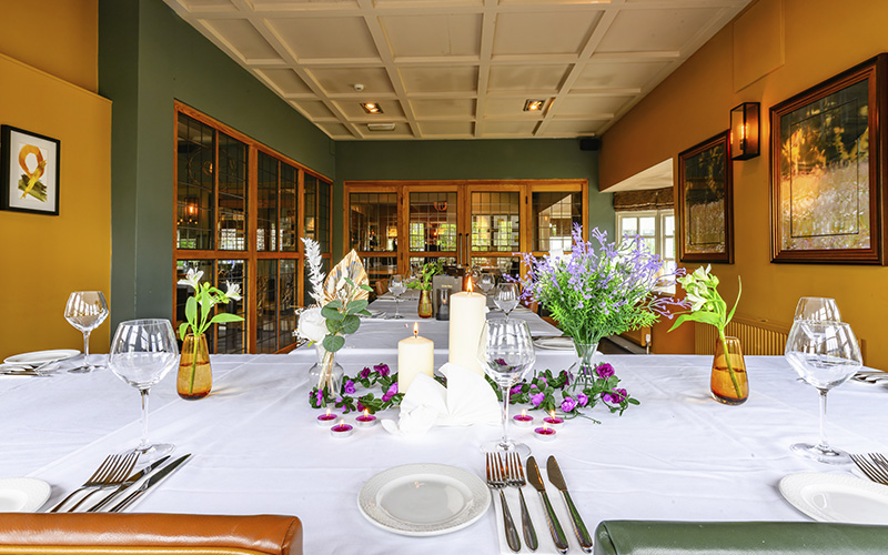 pcp-2024-secondaryspaces-theoldbullshead-privatedining-img-01.jpg